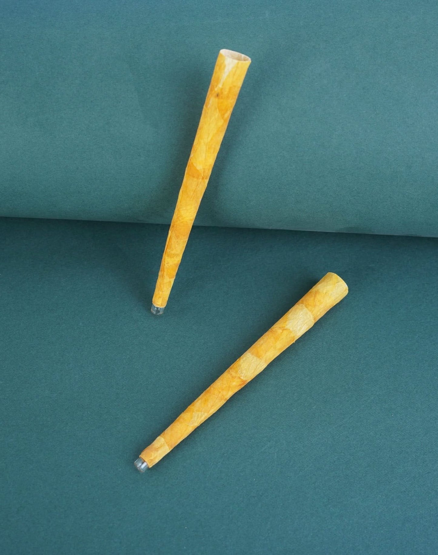 HAND ROLLED GLASS TIPS CONE - YELLOW ROSE PETALS - BOX OF 150 CONES
